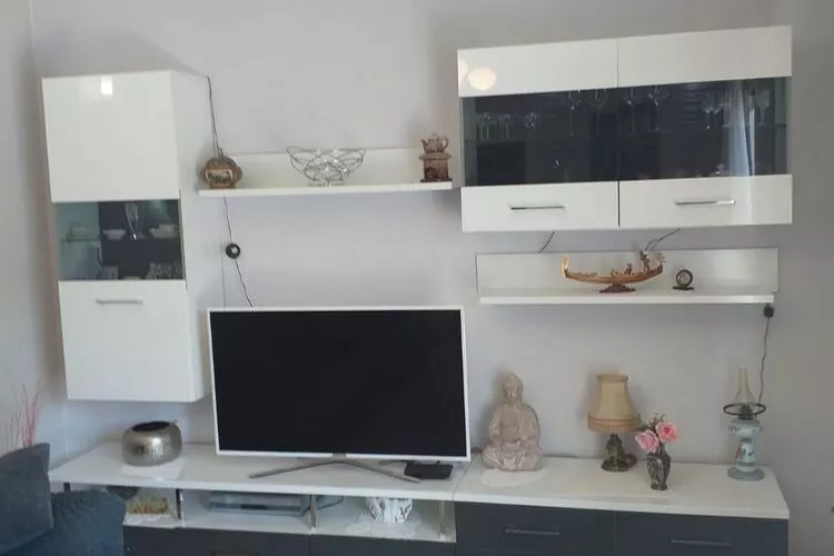 Apartments Nives - Three Bedroom Apartment with Balcony and Sea View (Kat)-Indoor