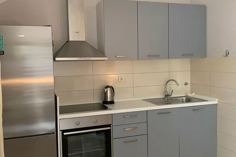 Apartments Nives  - Three Bedroom Apartment with Terrace and Sea View (Potkrovlje)-Küche