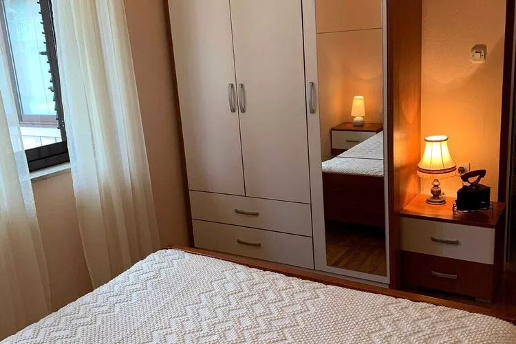 Apartments Nives  - Three Bedroom Apartment with Terrace and Sea View (Potkrovlje)-Schlafzimmer