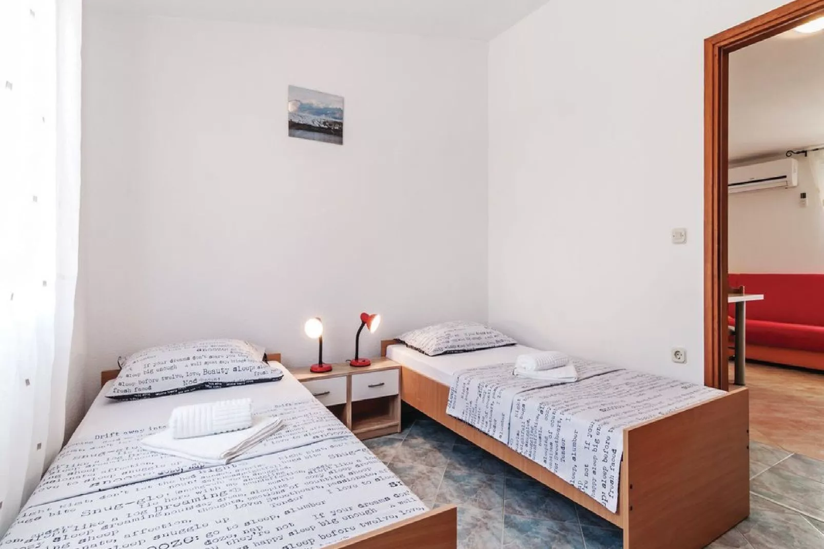 Apartments Hak - One Bedroom Apartment with Terrace and Sea view (A2)-Schlafzimmer
