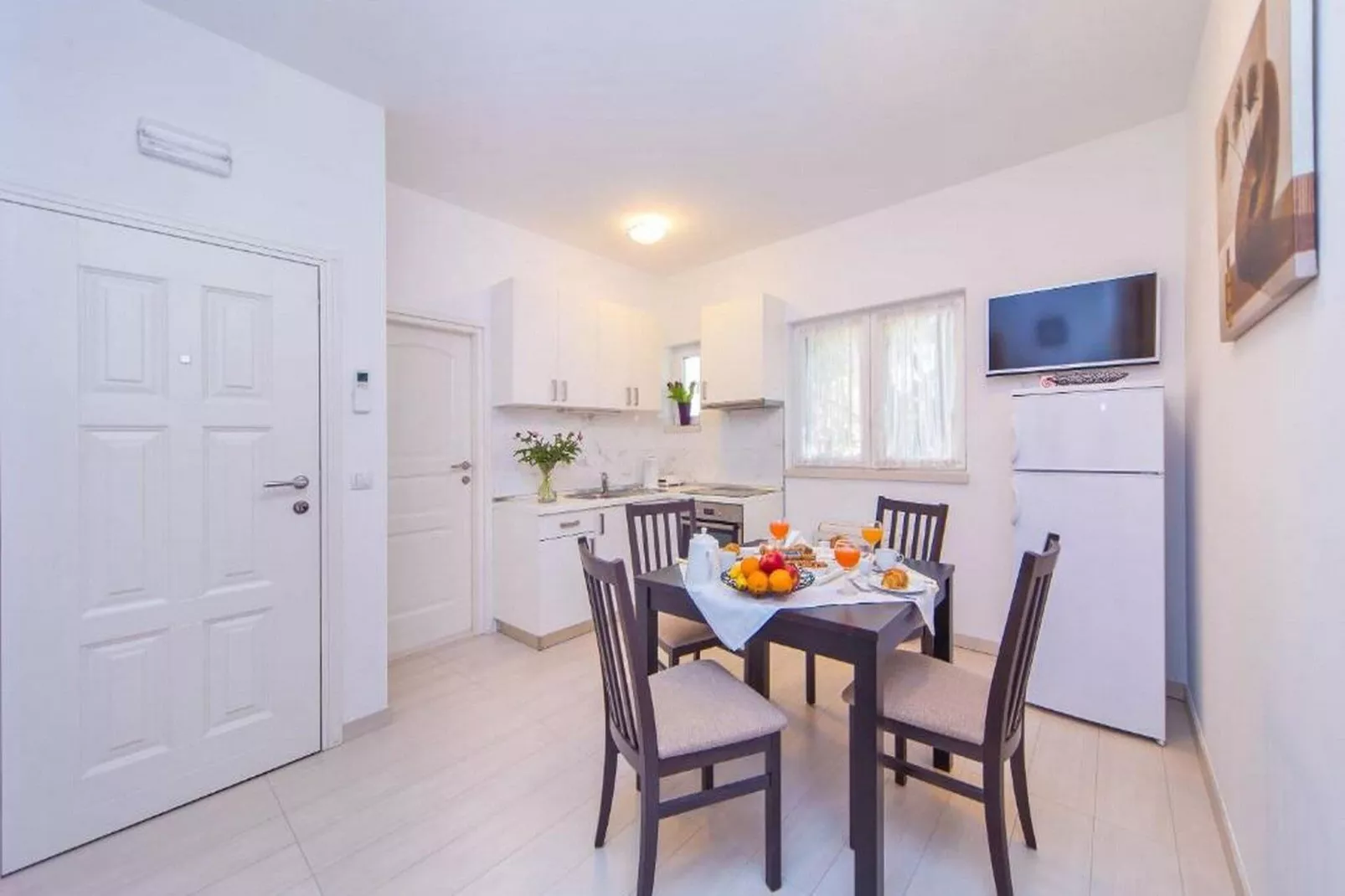 4B Apartments - One Bedroom Apartment A2-Indoor
