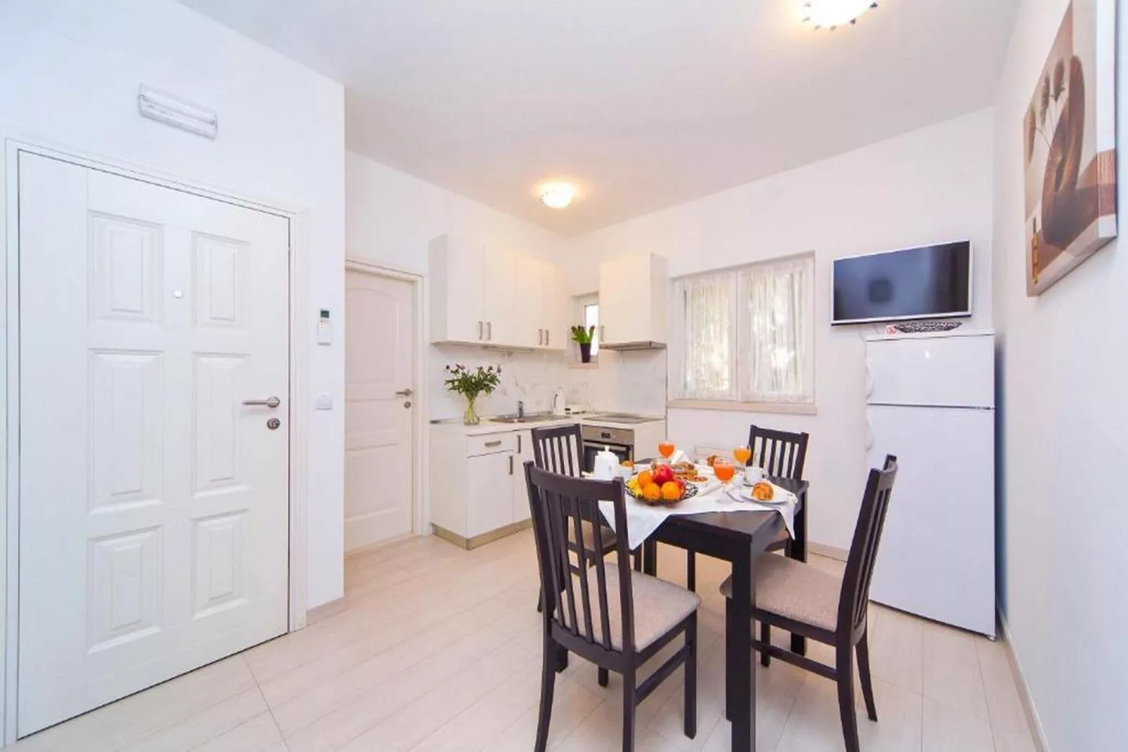 4B Apartments - One Bedroom Apartment A2-Indoor