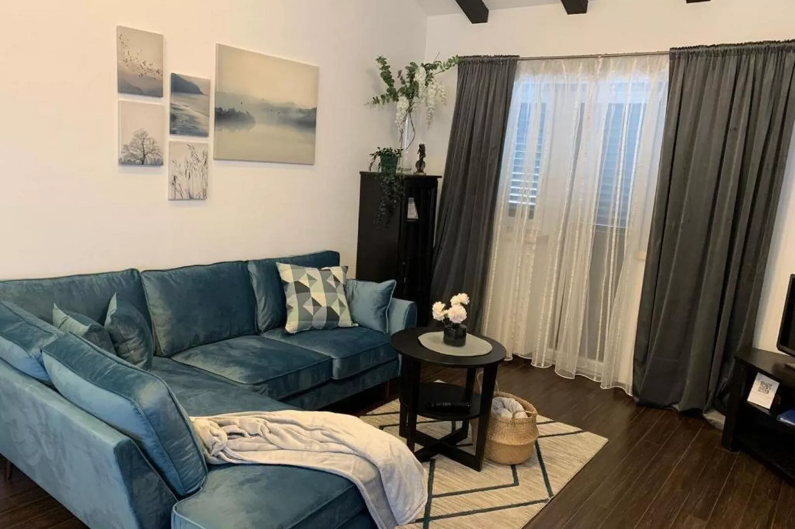 4B Apartments - One Bedroom Apartment with Terrace A3  (335974001)-Dining room