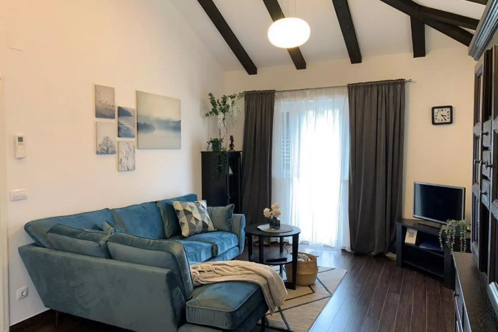 4B Apartments - One Bedroom Apartment with Terrace A3  (335974001)-Dining room