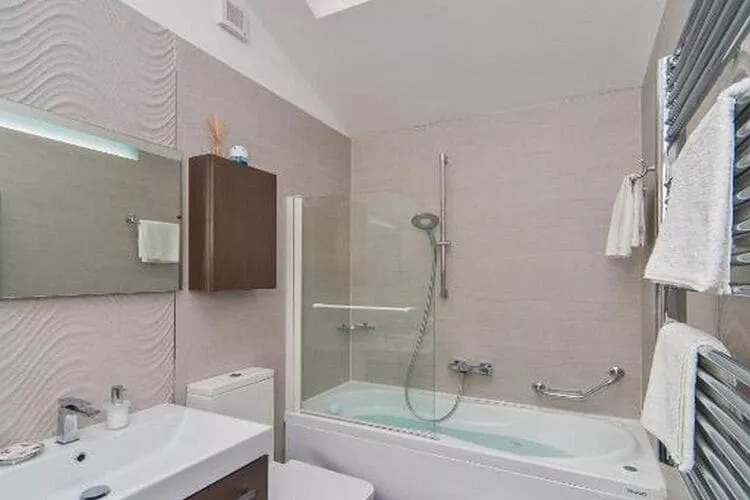4B Apartments - One Bedroom Apartment with Terrace A3  (335974001)-Bathroom