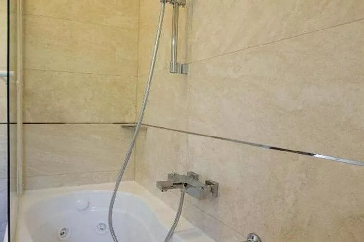 4B Apartments - Deluxe One Bedroom Apartment A4 (335974002)-Badezimmer