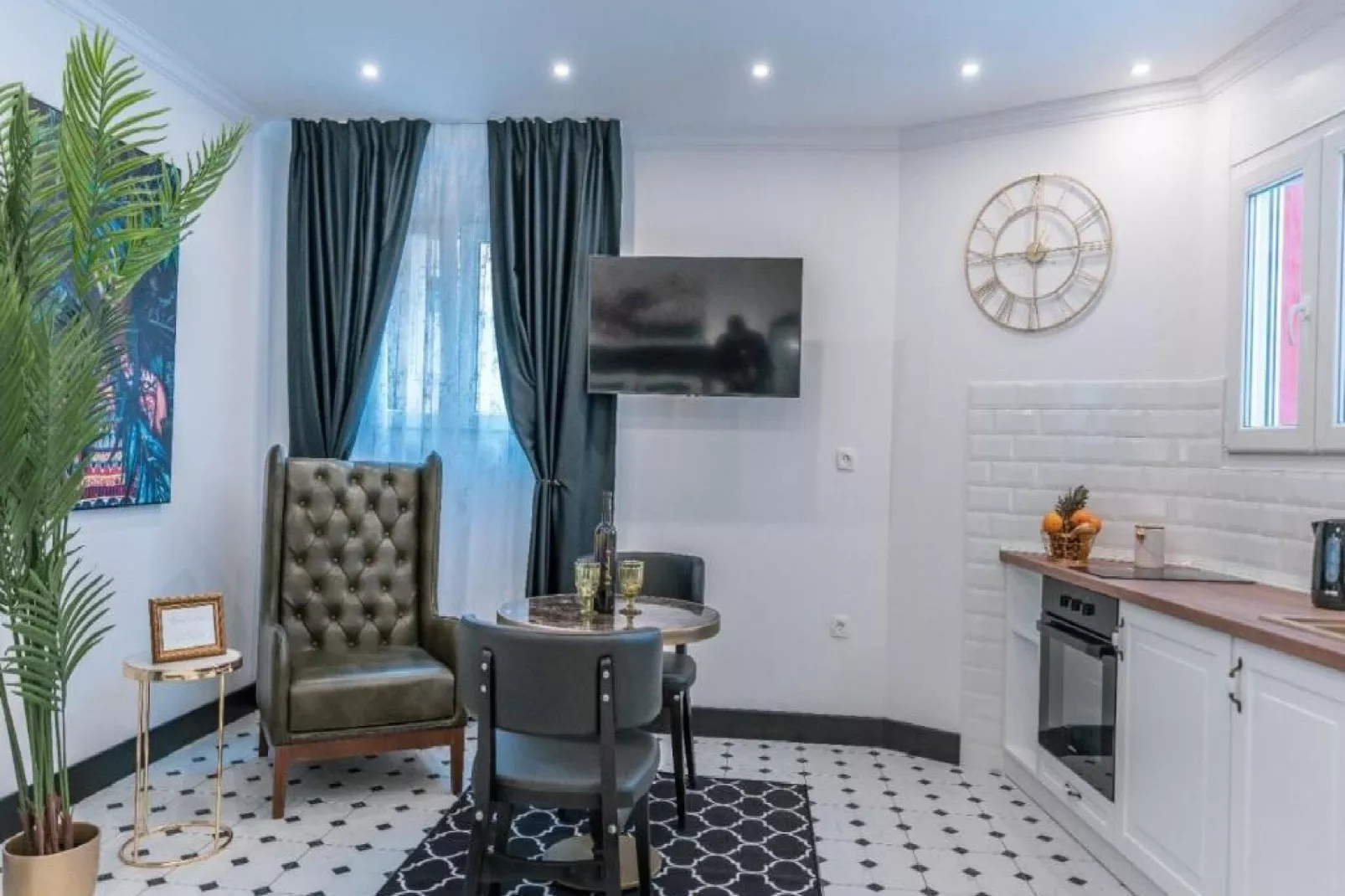 Apartment Art Split Center  - Deluxe Studio Apartment A1-Dining room