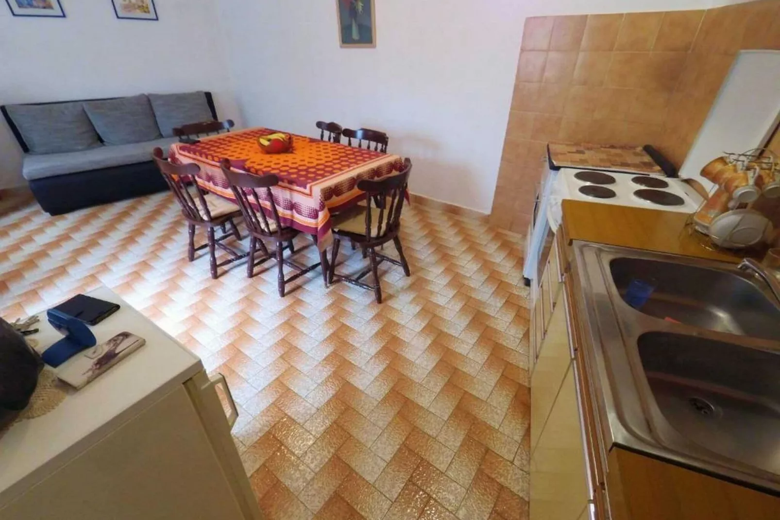 Holiday Home Katarina - Three Bedroom Holiday Home with Terrace and Swimming Pool-Innen