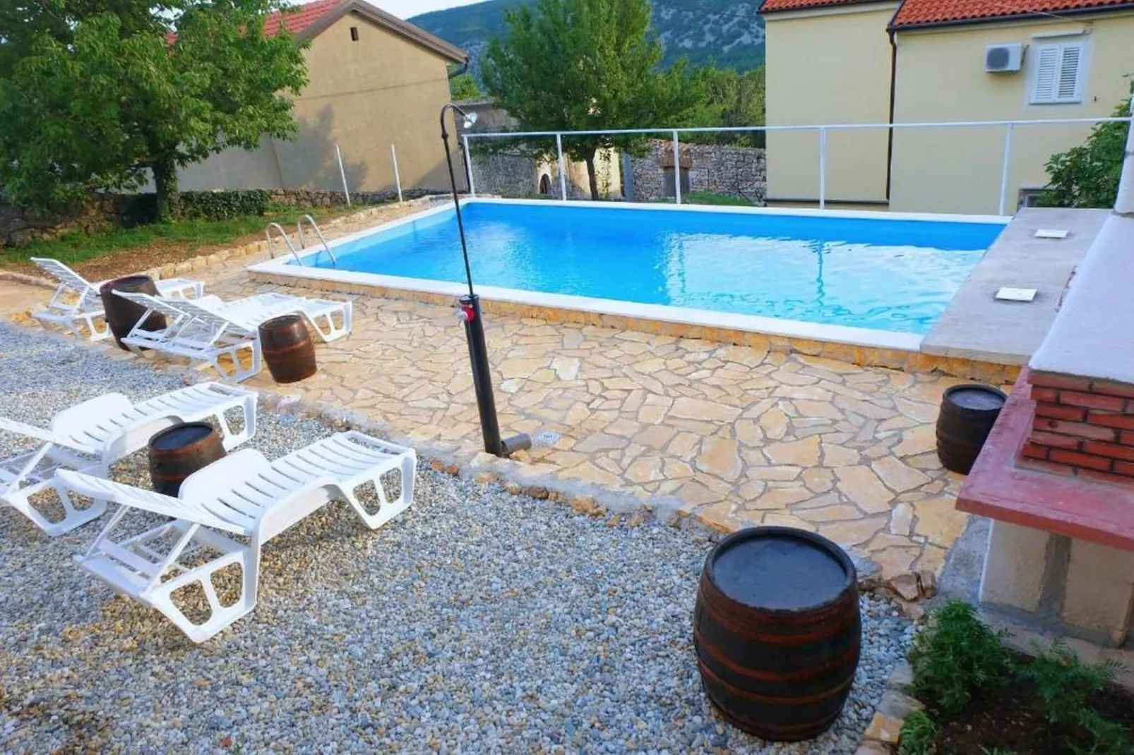 Holiday Home Katarina - Three Bedroom Holiday Home with Terrace and Swimming Pool-Schwimmbad