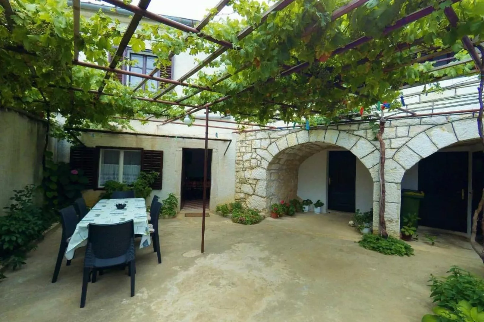 Holiday Home Katarina - Three Bedroom Holiday Home with Terrace and Swimming Pool-Terrasse