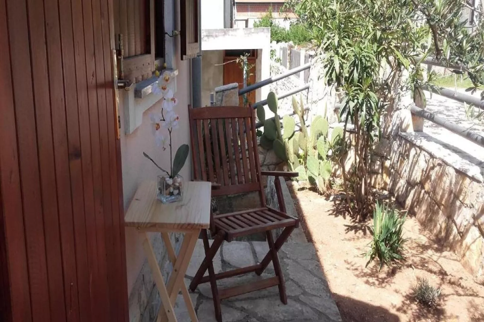 Apartments Smilje i Maslina - One Bedroom Apartment with Terrace (SIM 2)-Terrace