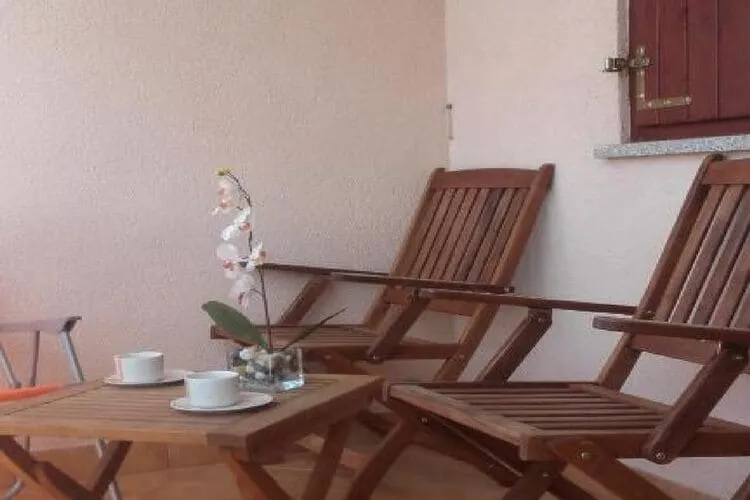 Apartments Smilje i Maslina - One Bedroom Apartment with Terrace (SIM 2)-Terrace