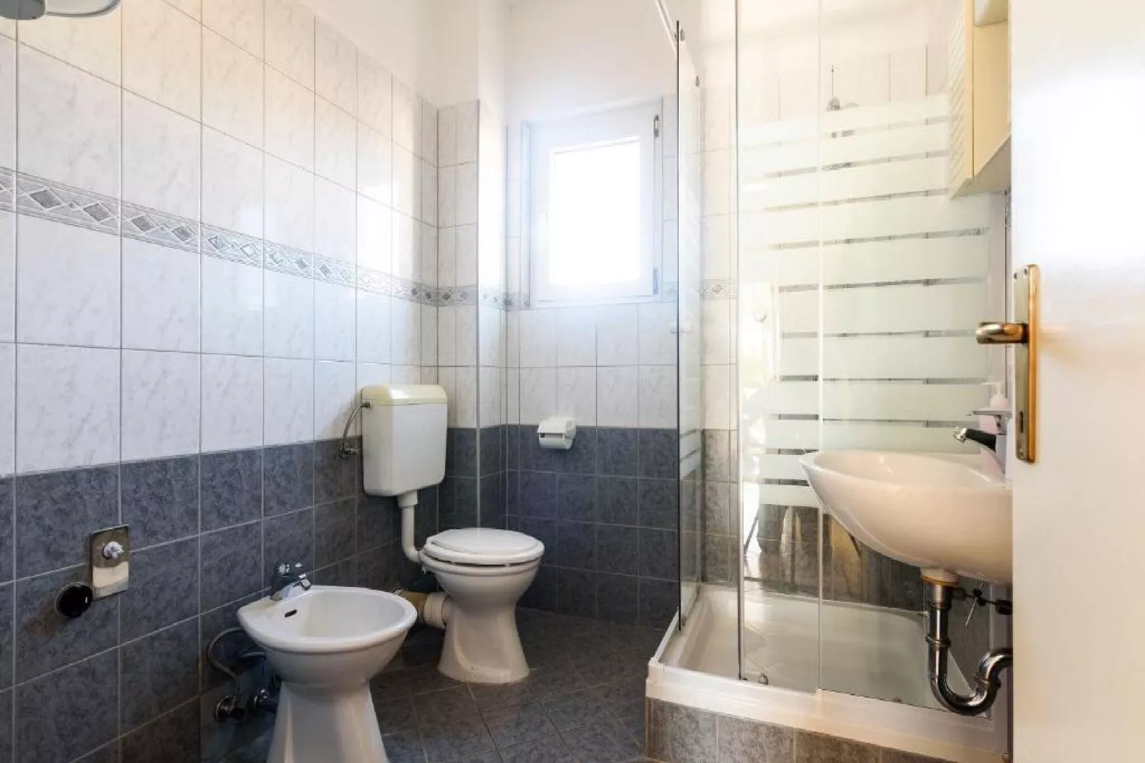 Apartments Milic - One Bedroom Apartment  with Terrace and Sea View C-Bathroom