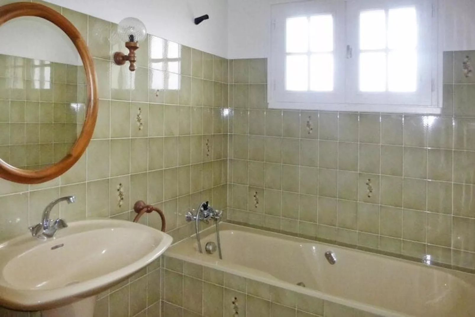 Holiday home Port Blanc-Penvénan-Bathroom