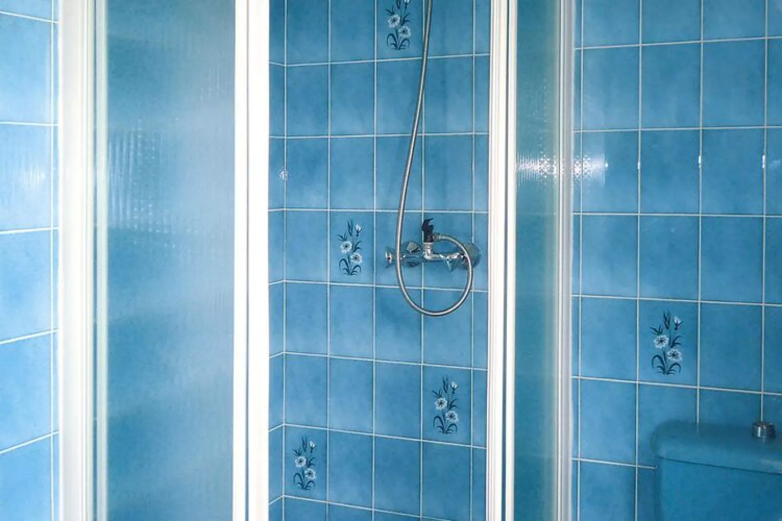Holiday home Port Blanc-Penvénan-Bathroom