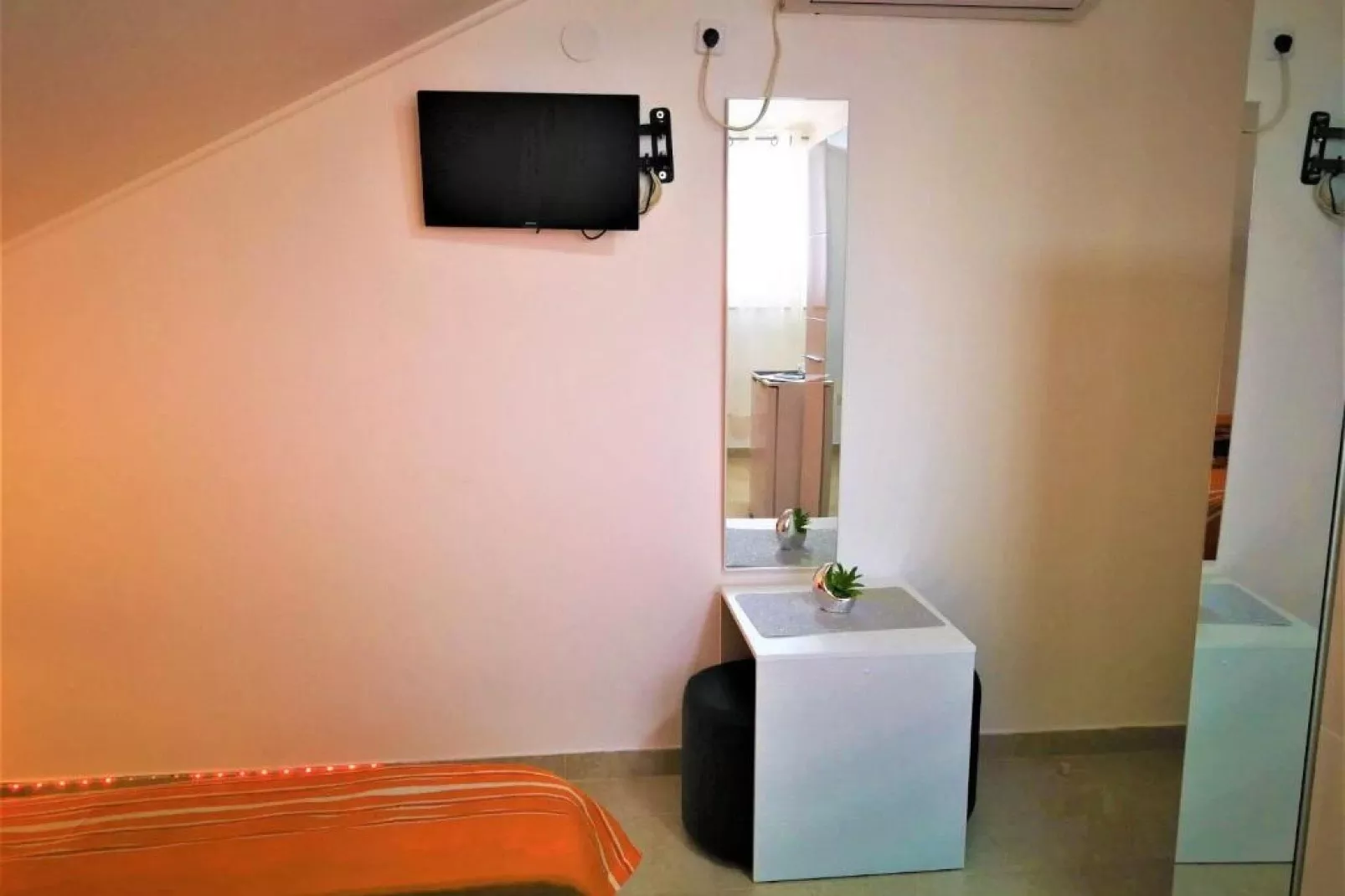 Apartments Milic - Twin Room 3-Indoor