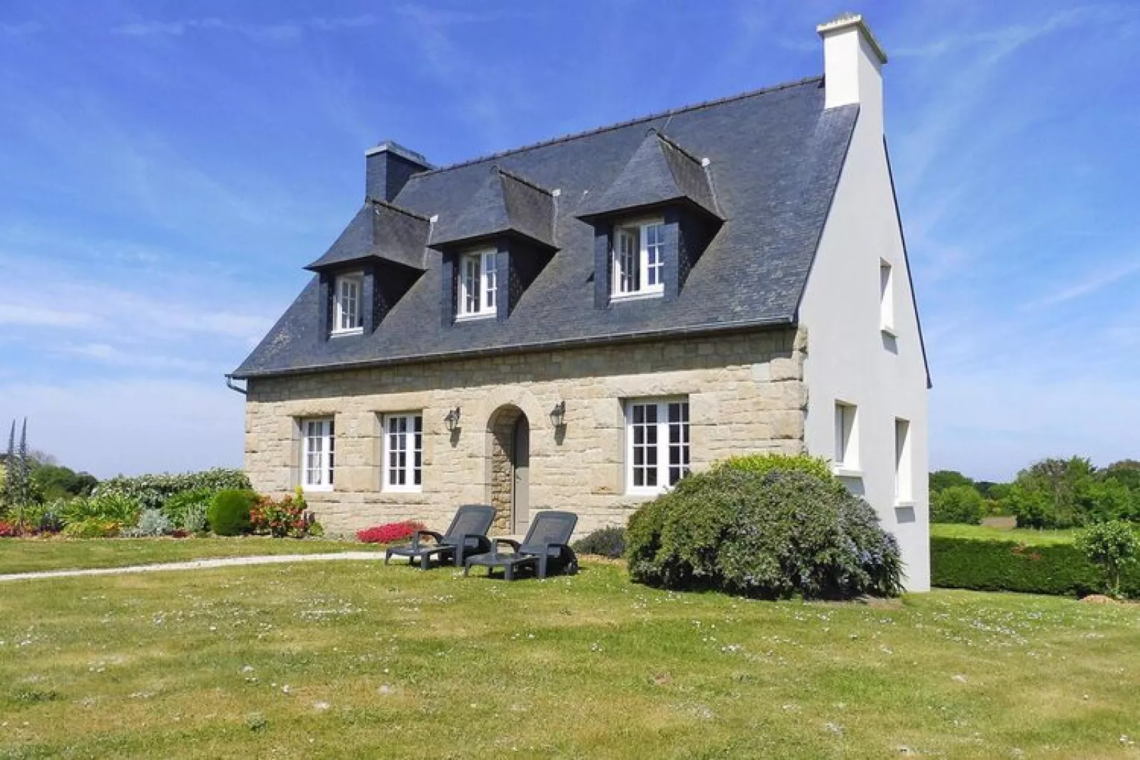 Holiday home Port Blanc-Penvénan-Exterior summer
