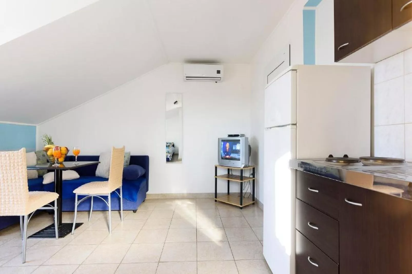 Apartments Milic - Studio Apartment with Sea View 5-Indoor