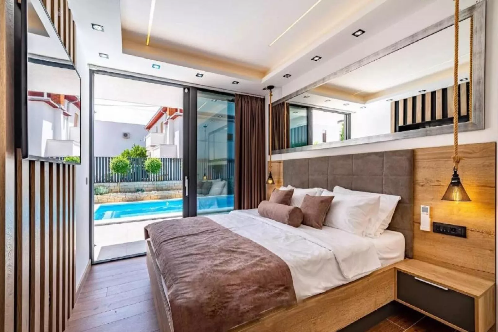 Villa Alpha & Omega - Four Bedroom Villa with Swimming Pool (Omega)-Bedroom