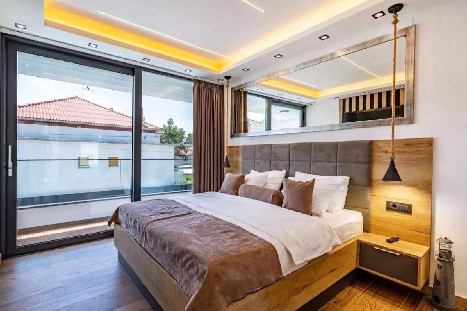 Villa Alpha & Omega - Four Bedroom Villa with Swimming Pool (Omega)-Bedroom