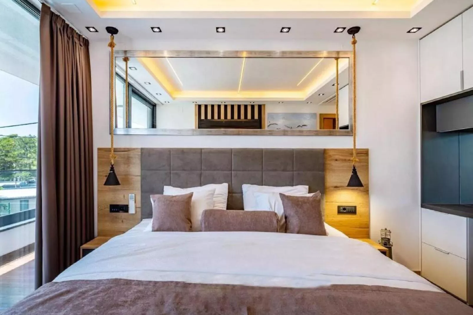 Villa Alpha & Omega - Four Bedroom Villa with Swimming Pool (Omega)-Bedroom