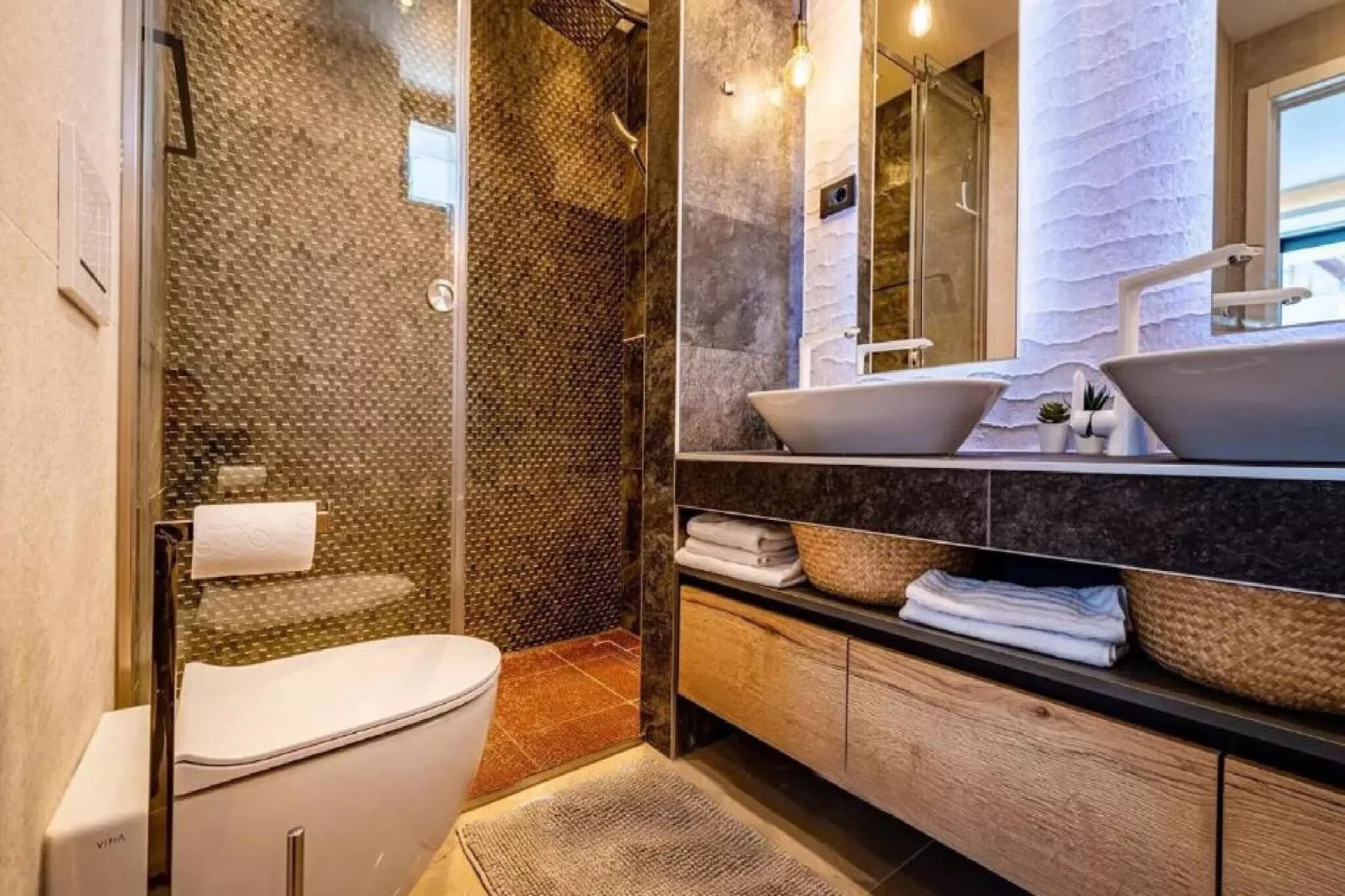 Villa Alpha & Omega - Four Bedroom Villa with Swimming Pool (Omega)-Bathroom