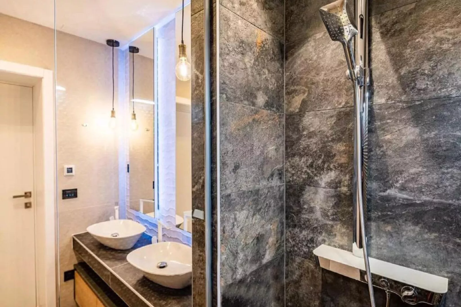 Villa Alpha & Omega - Four Bedroom Villa with Swimming Pool (Alpha)-Bathroom