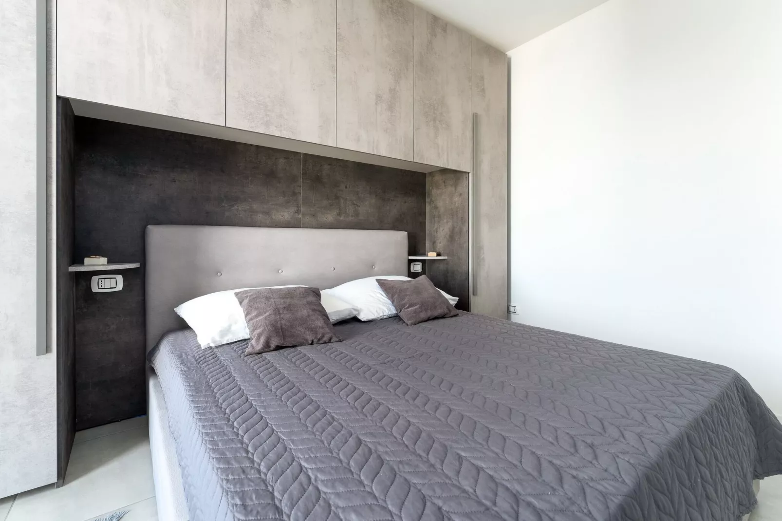 Apartment Baricevic - One Bedroom Apartment with Balcony-Schlafzimmer