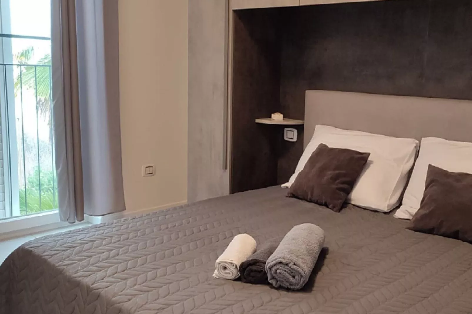 Apartment Baricevic - One Bedroom Apartment with Balcony-Schlafzimmer