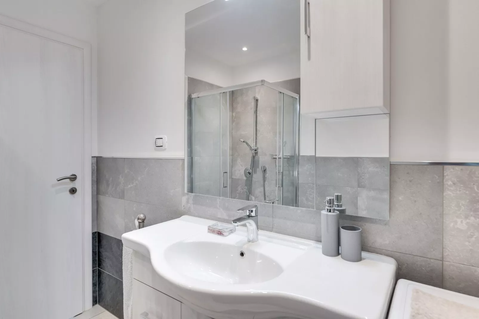 Apartment Baricevic - One Bedroom Apartment with Balcony-Badezimmer