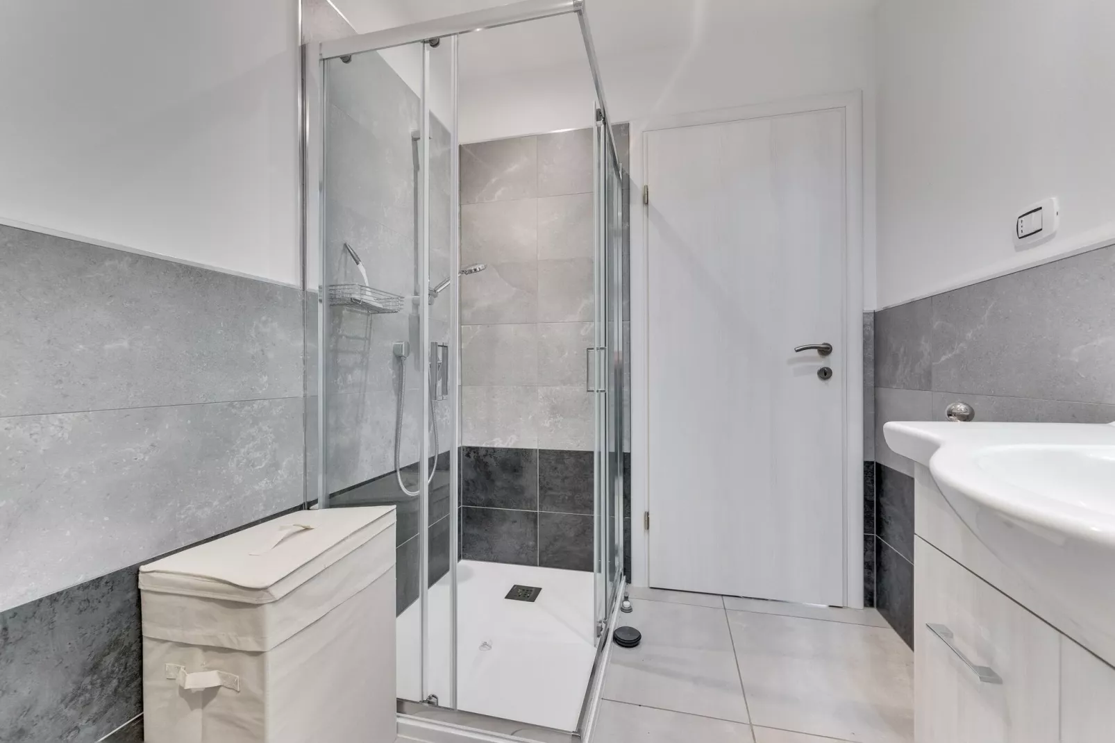 Apartment Baricevic - One Bedroom Apartment with Balcony-Badezimmer
