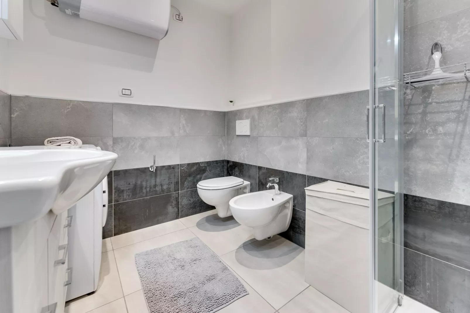 Apartment Baricevic - One Bedroom Apartment with Balcony-Badezimmer