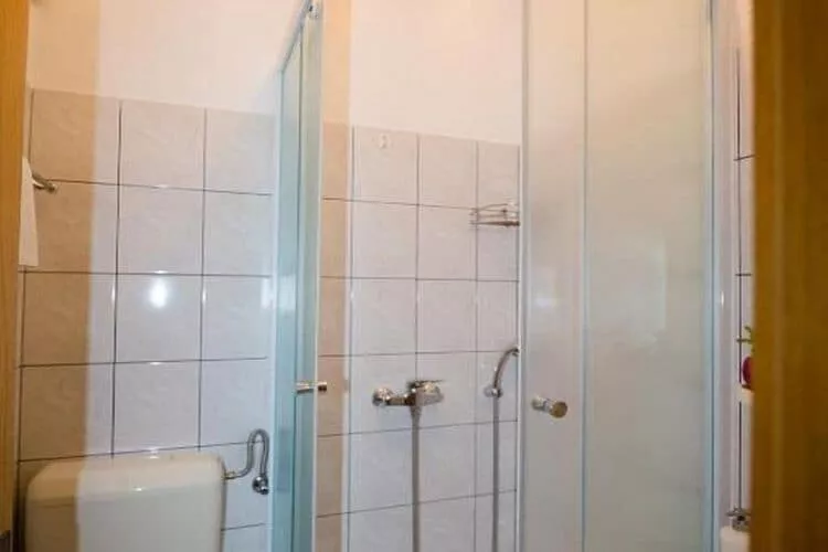 Apartments Bandalo - One Bedroom Apartment with Balcony A1-Salle de bain