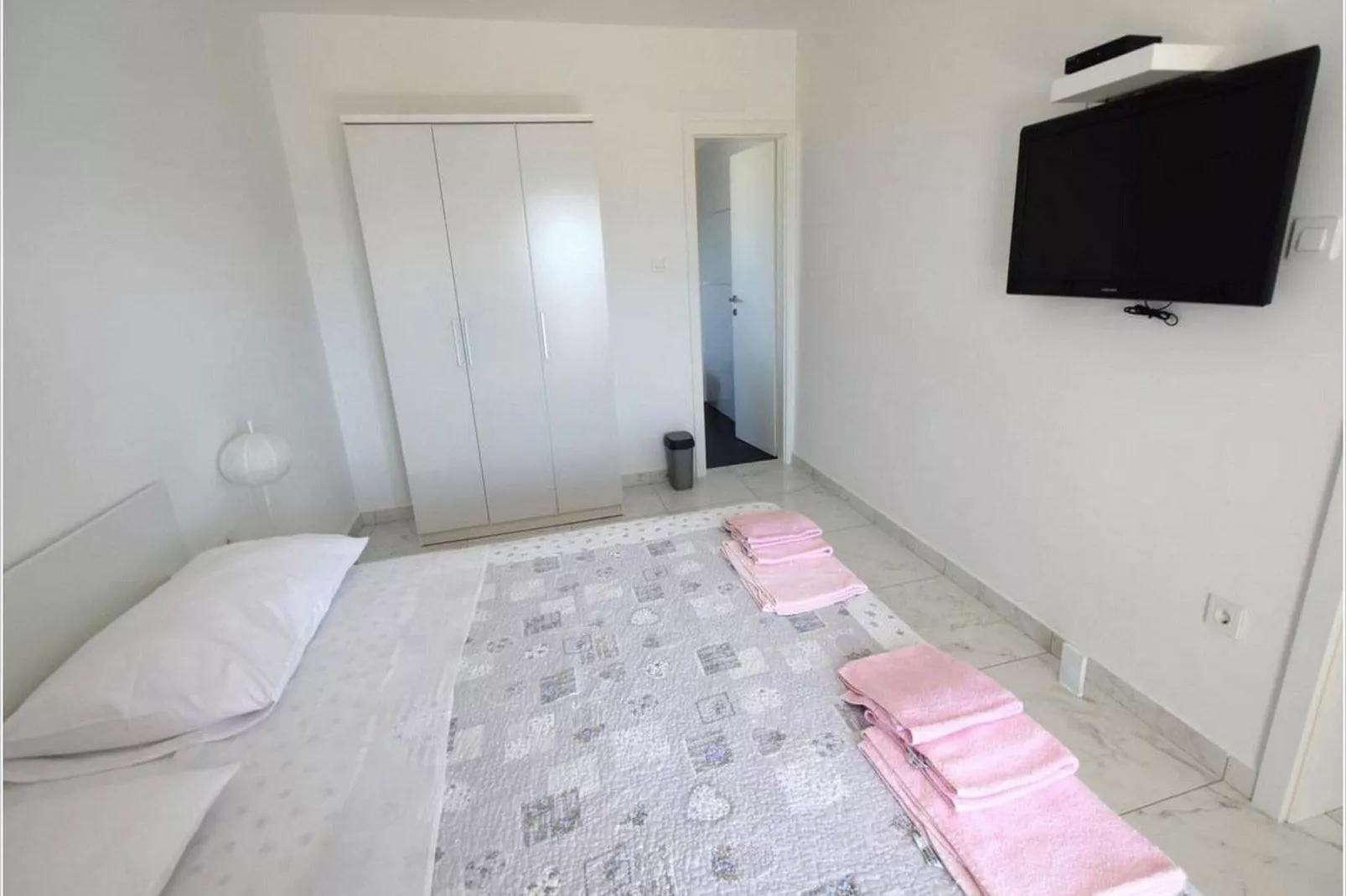 Villa Isabella - Four Bedroom Villa with Swimming Pool-Bedroom