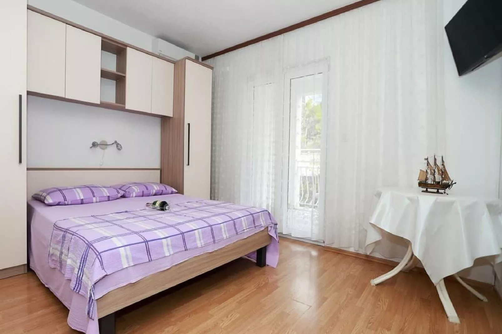 Apartments Pezo - Two Bedroom Apartment with Balcony (Mira 4)-Chambre