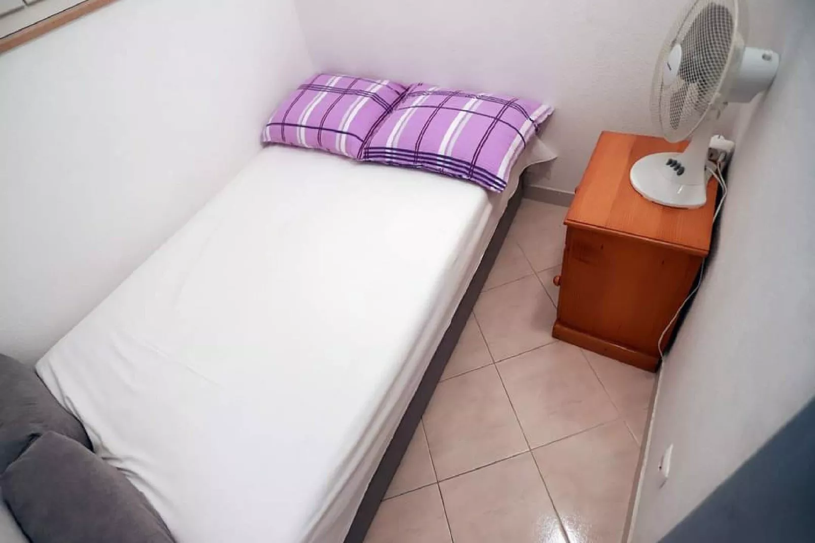 Apartments Pezo - Two Bedroom Apartment with Balcony (Mira 4)-Chambre