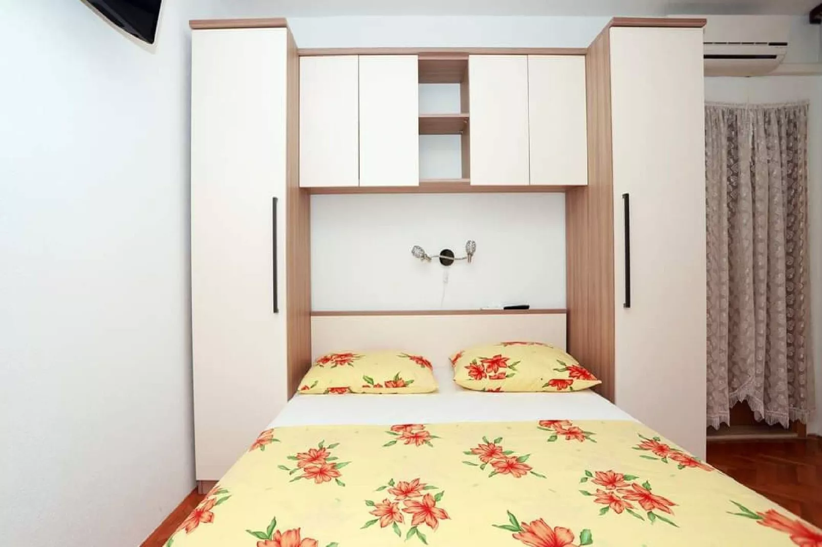 Apartments Pezo - Superior Two Bedroom Apartment with Balcony (Mira 8)-Chambre
