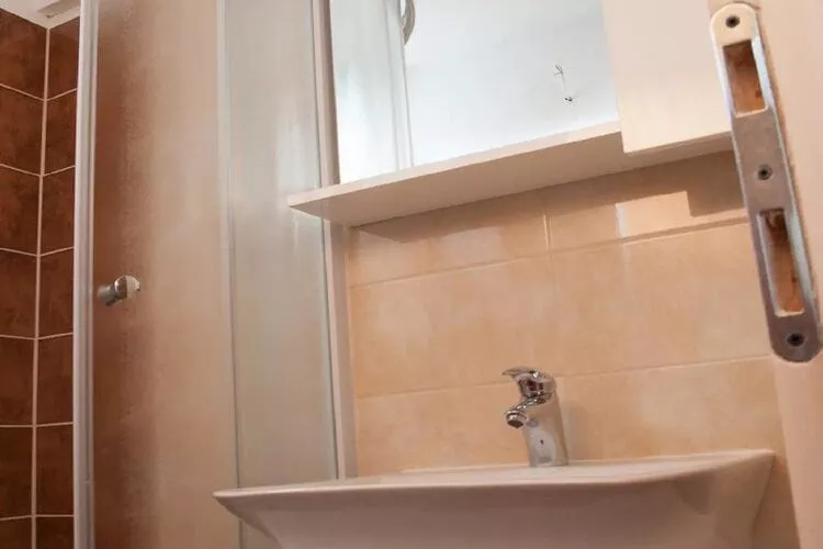 Apartments Paula - Superior One Bedroom Apartment with Terrace A1-Bathroom