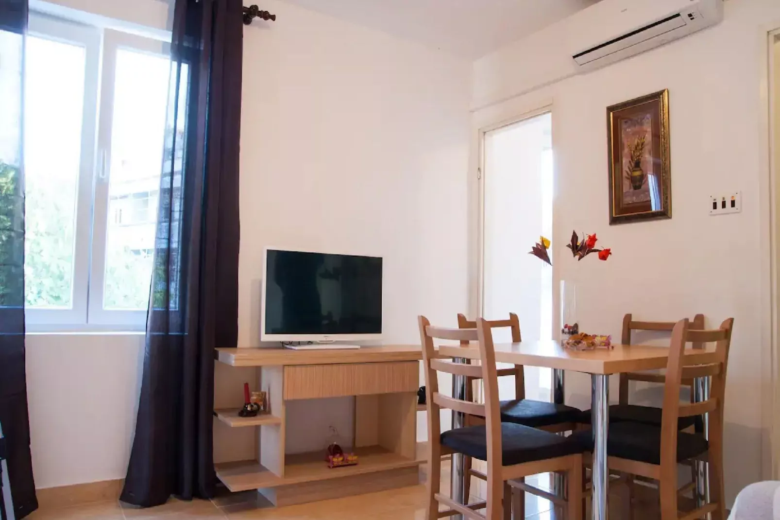 Apartments Paula - Luxury One Bedroom Apartment with Terrace A2-Dining room