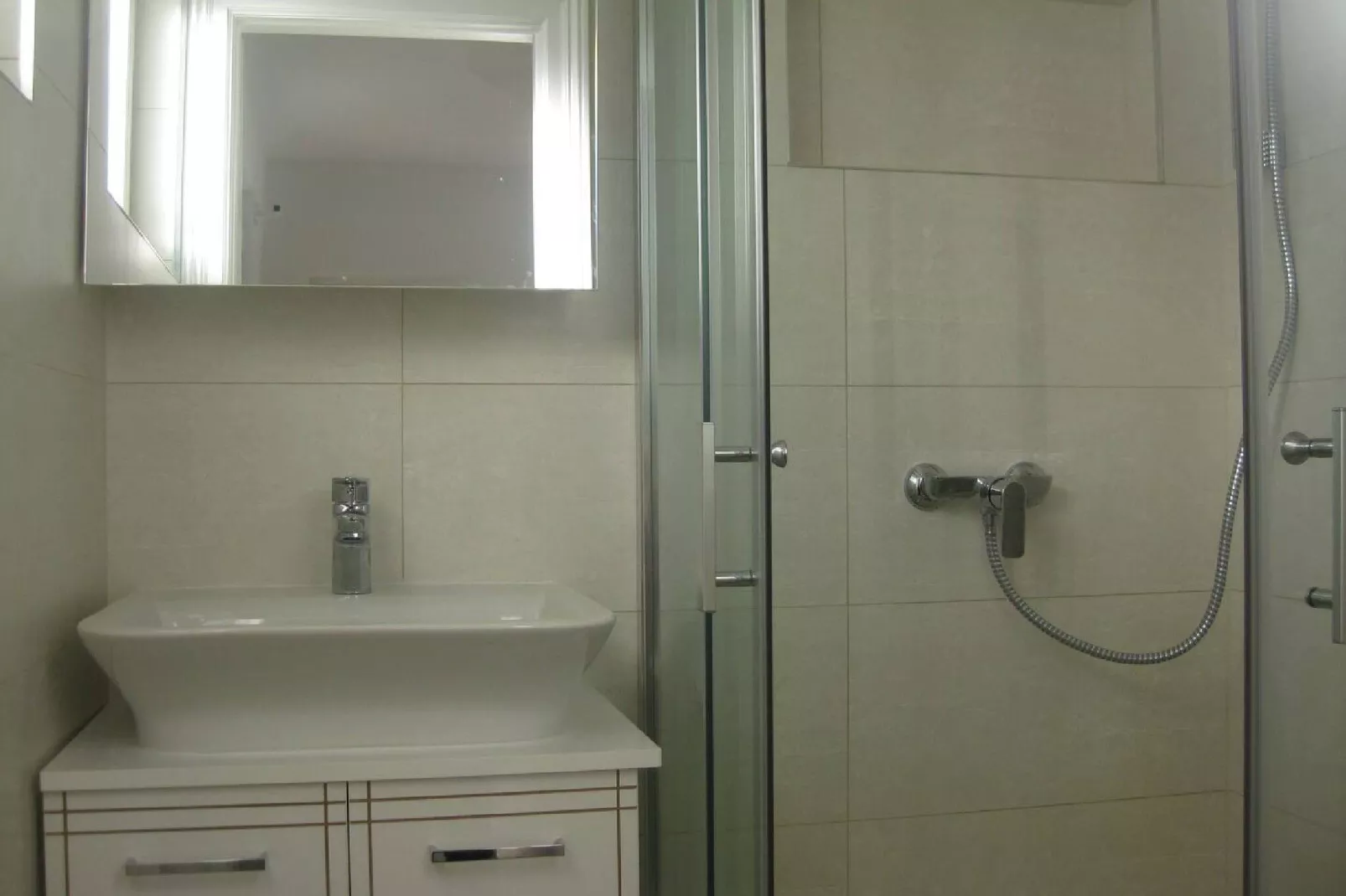 Apartments Paula - One Bedroom Apartment with Terrace A3-Bathroom