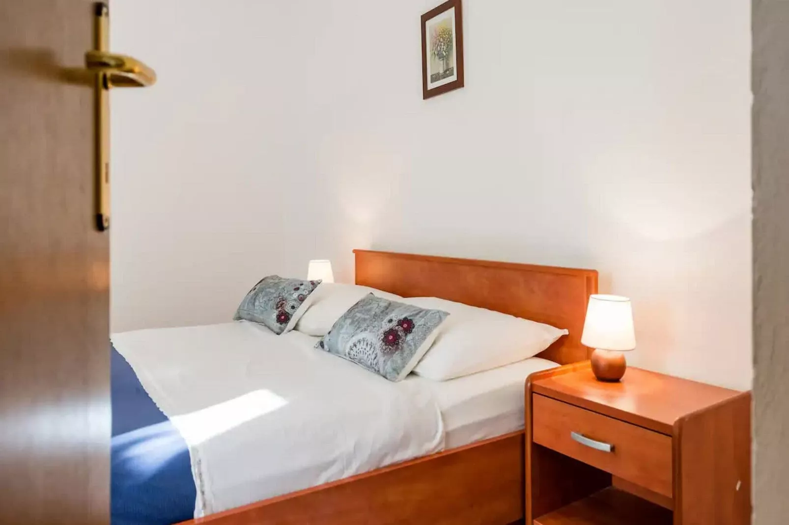 Apartments Villa Pelegrin - Two Bedroom Apartment with Garden View (Apartment A)-Bedroom