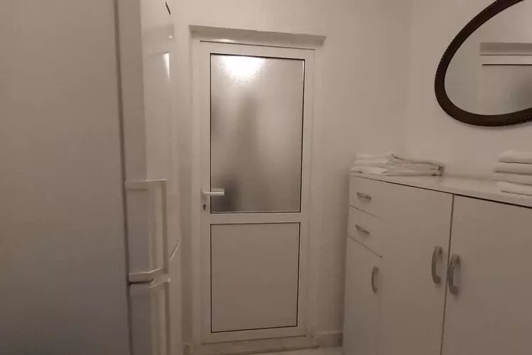 Apartments Villa Pelegrin - Two Bedroom Apartment with Garden View (Apartment A)-Bathroom