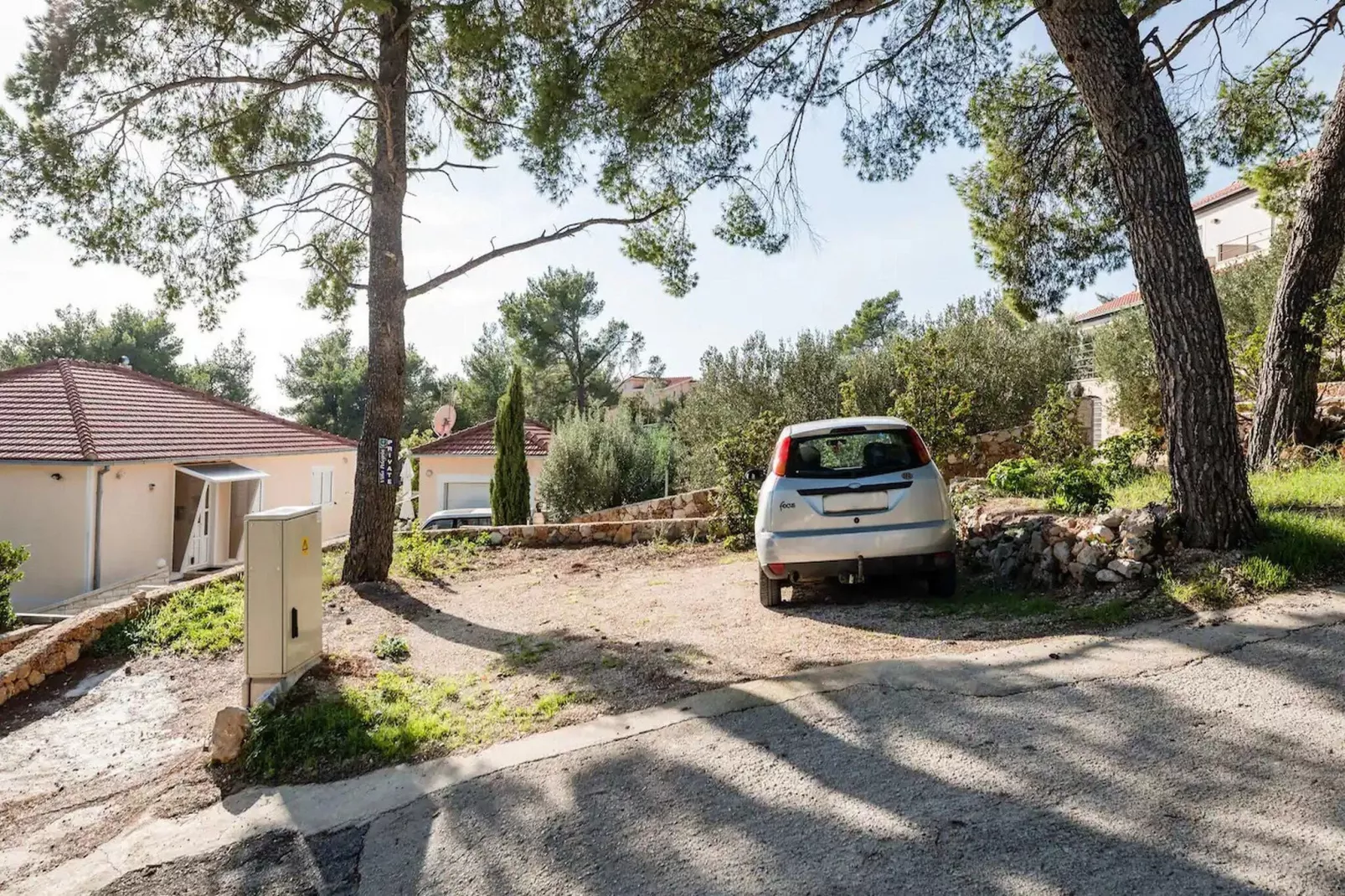 Apartments Villa Pelegrin - Two Bedroom Apartment with Garden View (Apartment A)-Parking