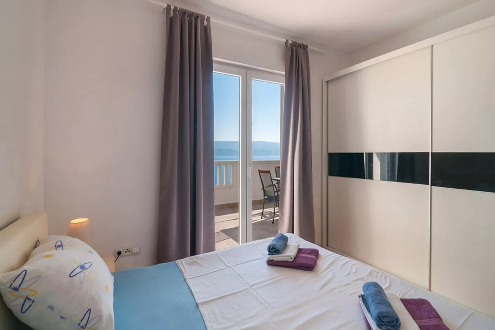 Apartment Stipic Omis - Three Bedroom Apartment with Terrace-Chambre