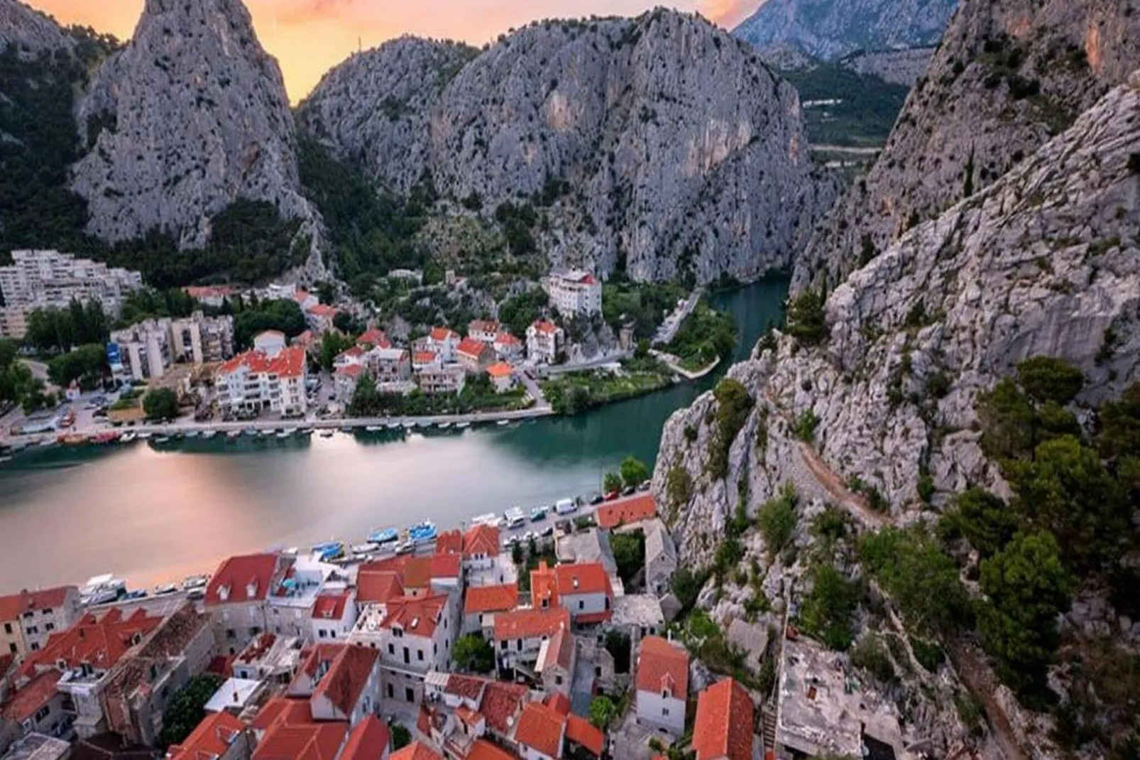 Apartment Stipic Omis - Three Bedroom Apartment with Terrace-Ambiance