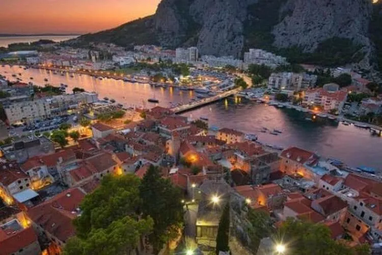 Apartment Stipic Omis - Three Bedroom Apartment with Terrace-Ambiance
