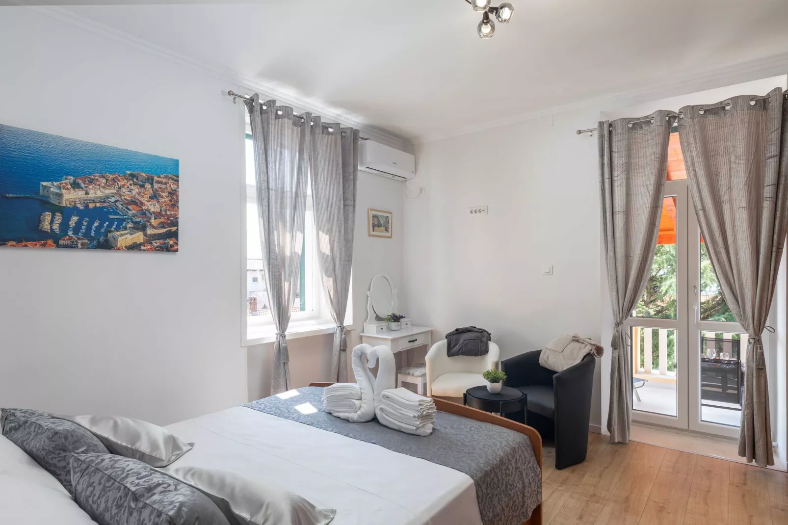 Apartment Porat - One Bedroom Apartment with Terrace-Schlafzimmer
