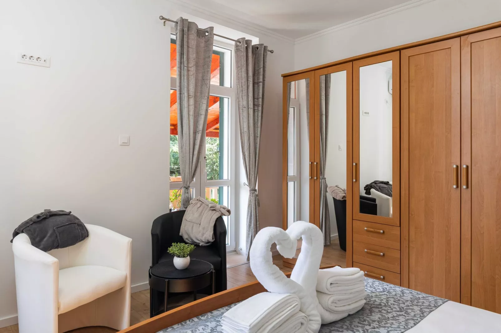 Apartment Porat - One Bedroom Apartment with Terrace-Schlafzimmer