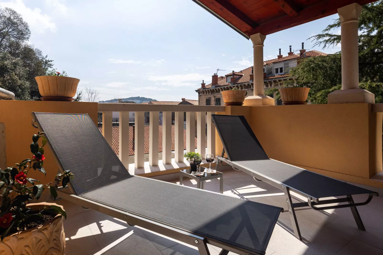 Apartment Porat - One Bedroom Apartment with Terrace-Terrasse