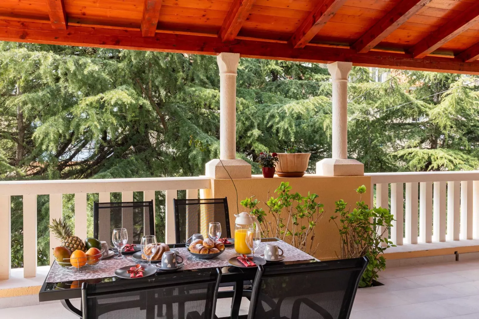 Apartment Porat - One Bedroom Apartment with Terrace-Terrasse
